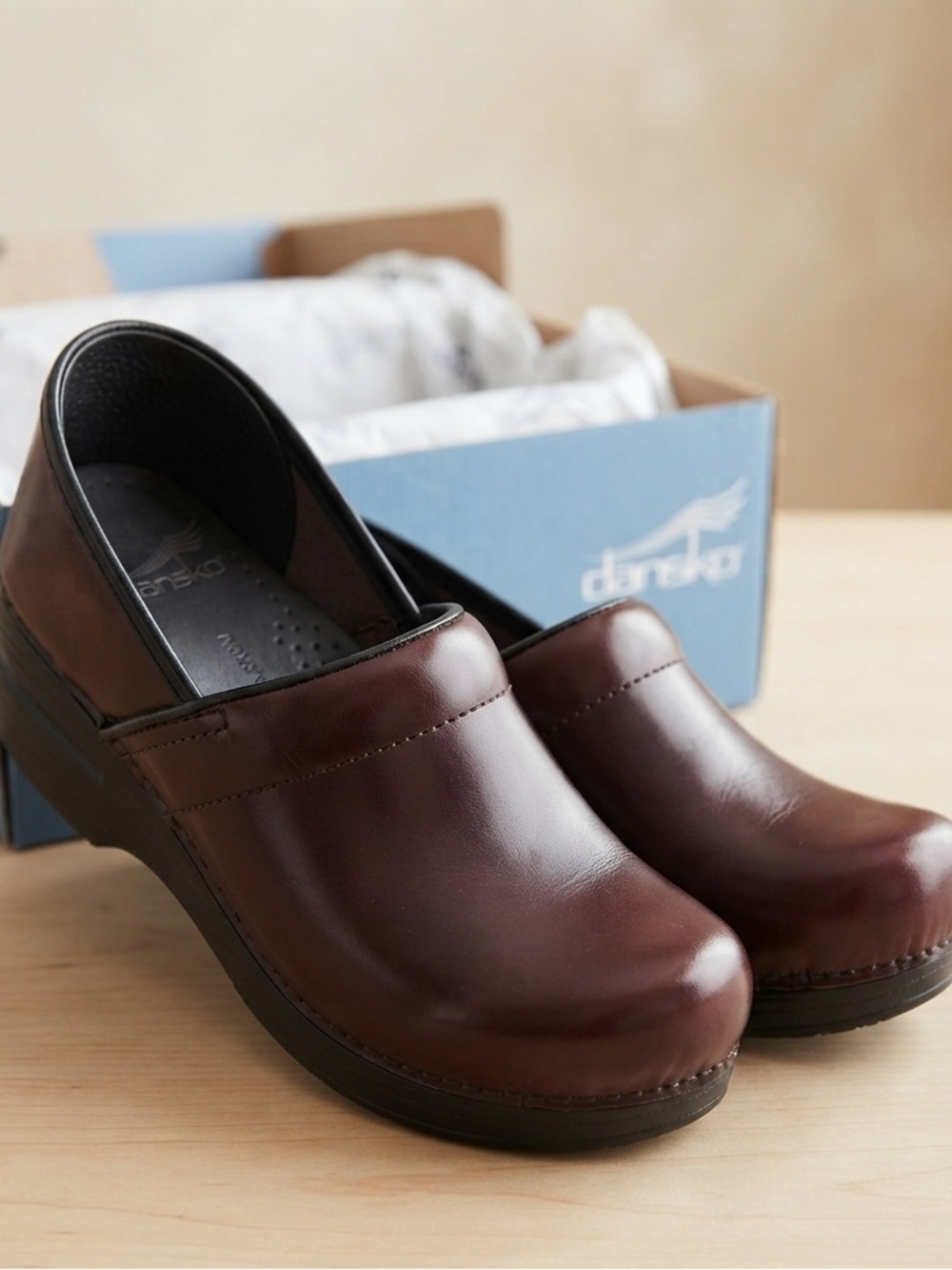 Dansko Narrow Professional Clogs - Cordovan Leather Size 37